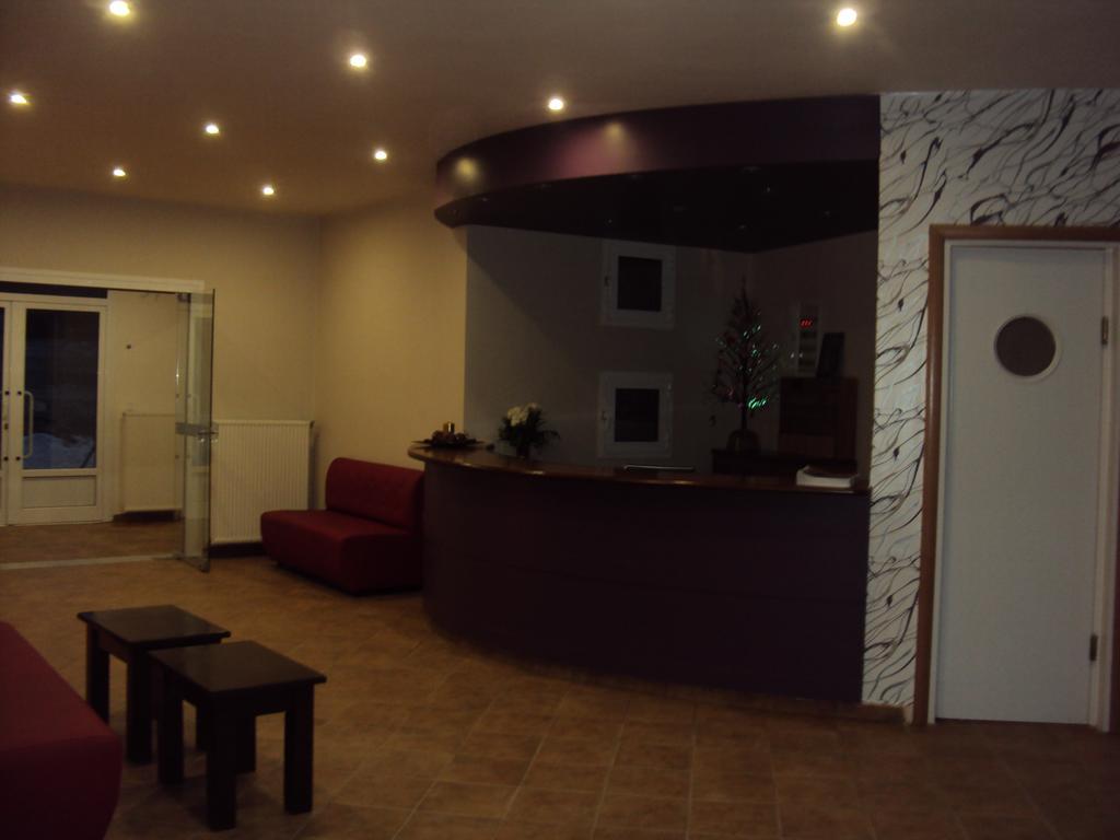 Aitheron Hotel Air Park Zervi Exterior foto